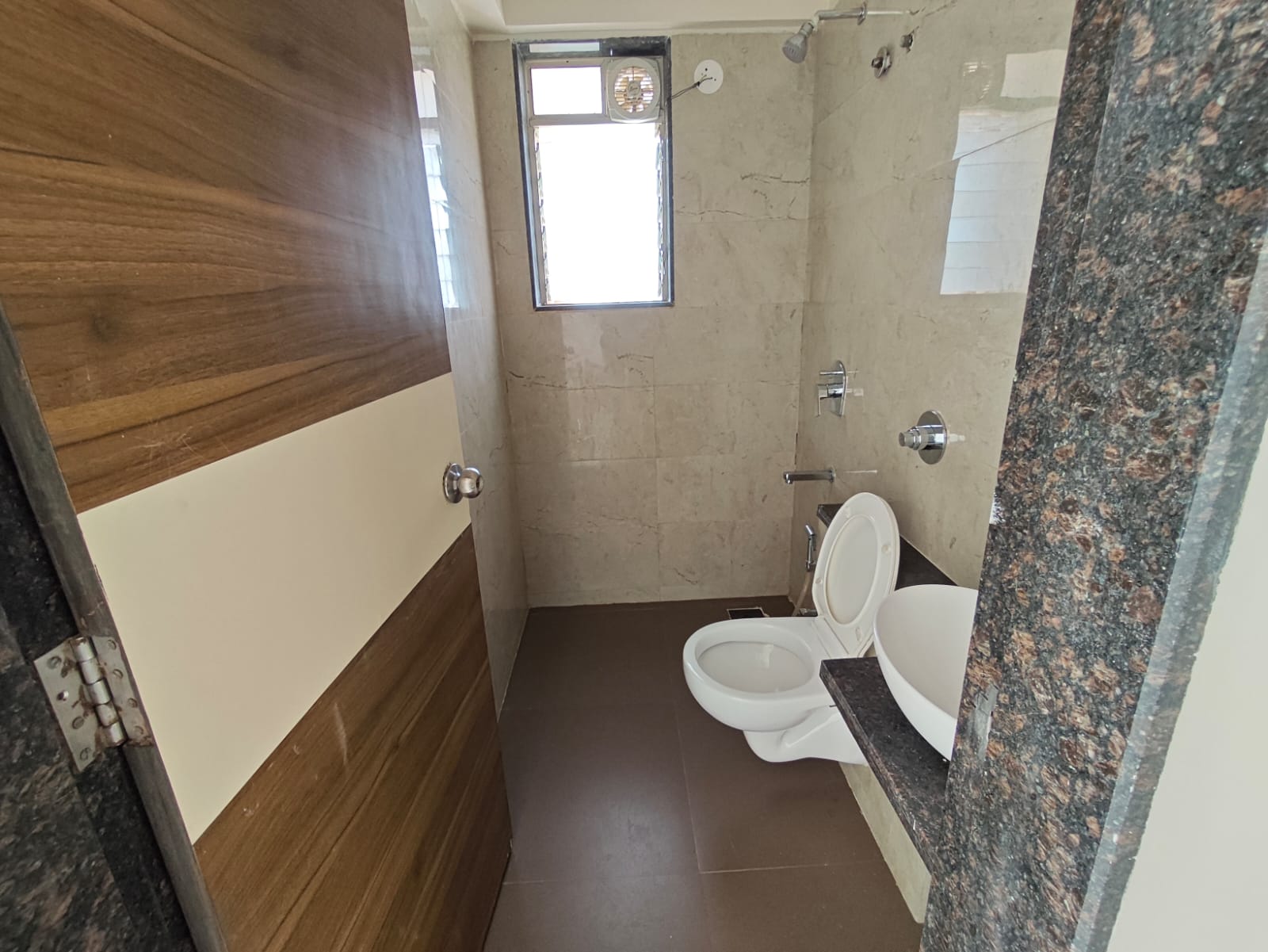 2 BHK Flat For Sale in VILE PARLE EAST , Mumbai