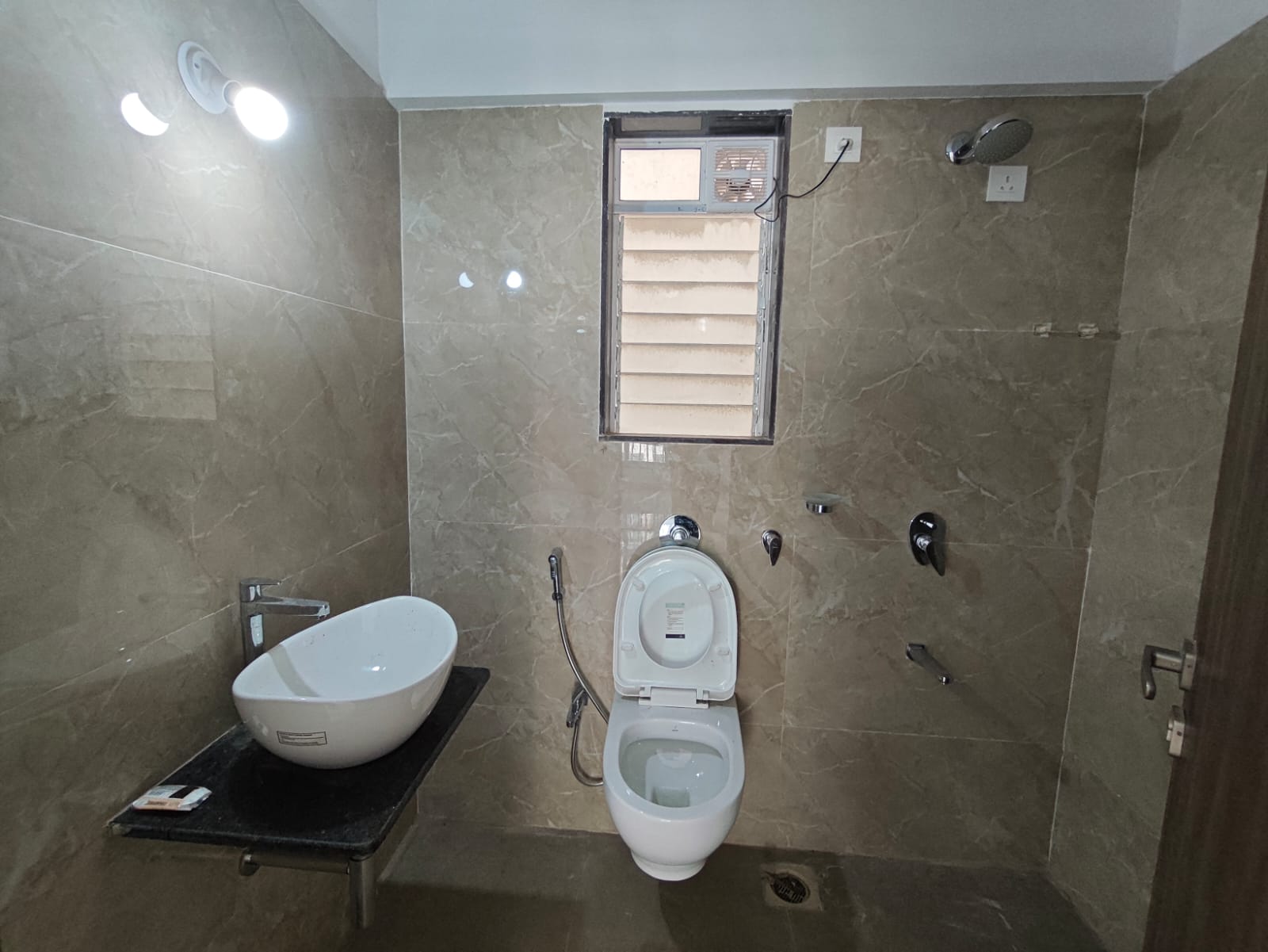 2 BHK-FLAT-FOR-SALE-IN-VILE-PARLE-EAST