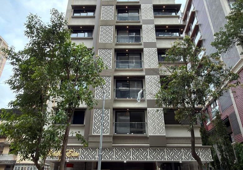 FLAT FOR SALE IN VILE PARLE EAST