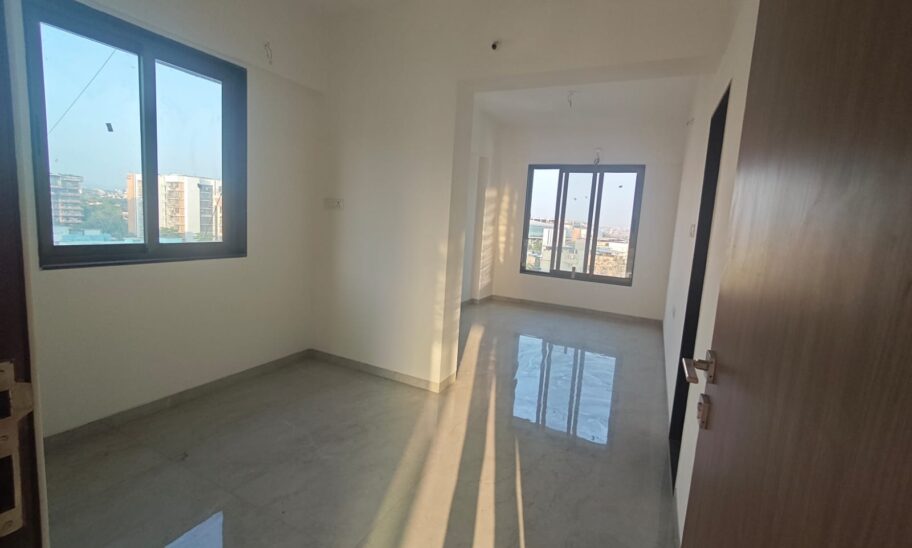 FLAT FOR SALE IN VILE PARLE EAST