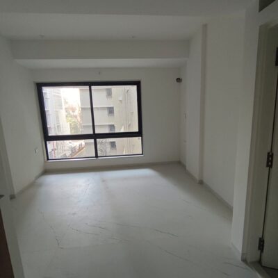 FLAT FOR SALE IN VILE PARLE EAST