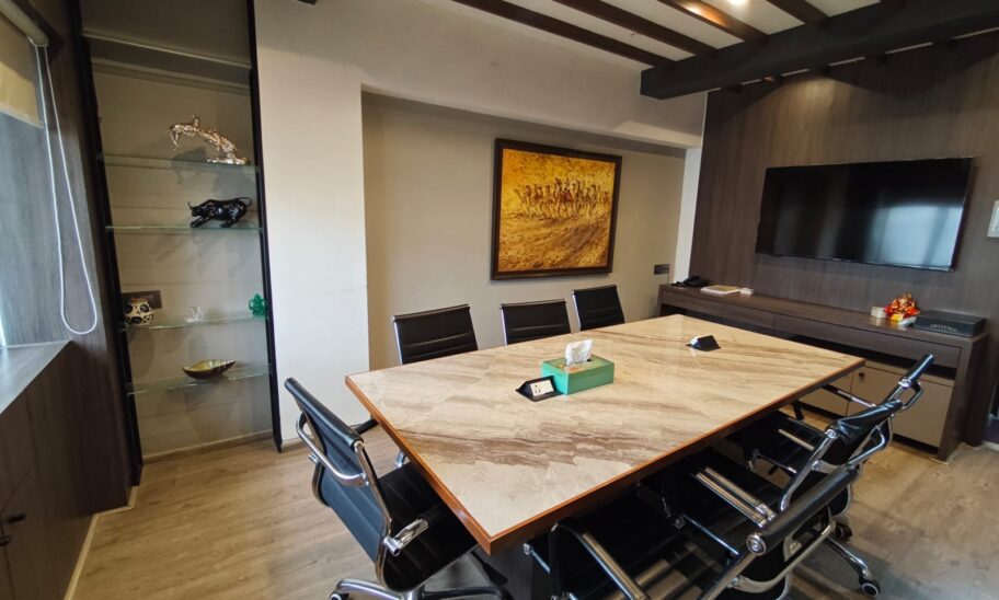 FLAT FOR SALE IN VILE PARLE EAST