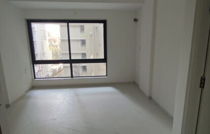 FLAT FOR SALE IN VILE PARLE EAST