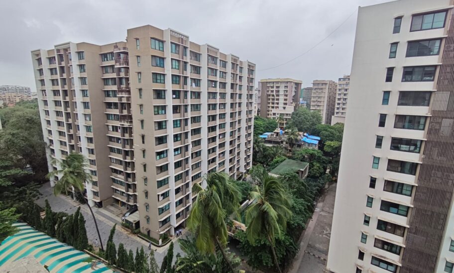 FLAT FOR SALE IN VILE PARLE WEST